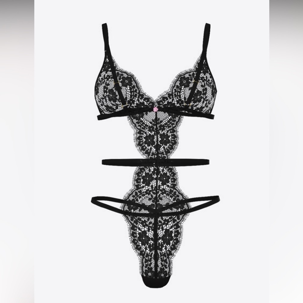 New! Victoria's Secret dare to dream strappy Lace teddy black 45843
